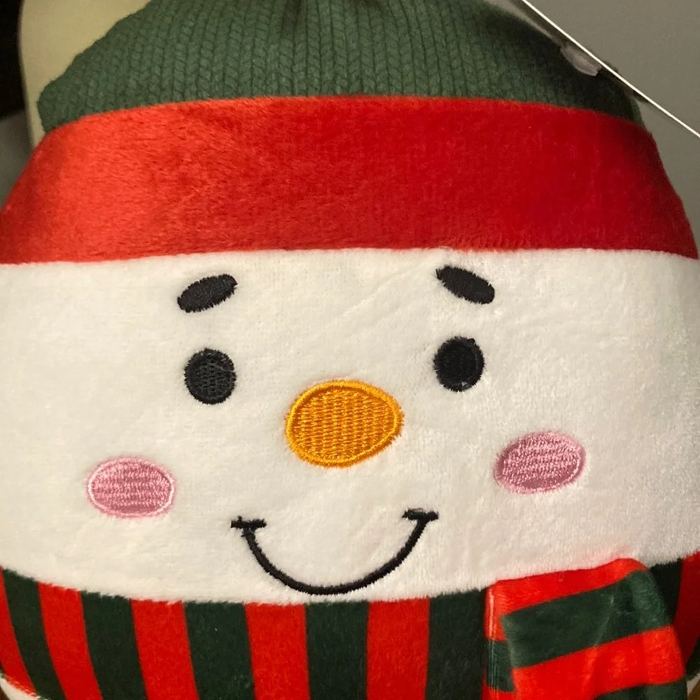 NWT Adorable Festive Holiday Snowman ⛄️ Smushie Pillow w/ Hat & Scarf